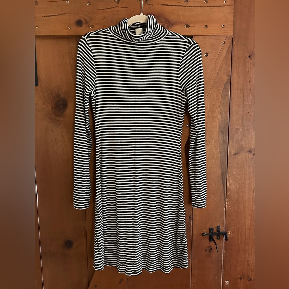 GAP Ribbed Black/White Striped Bodycon Fitted Turtleneck Dress Sz S